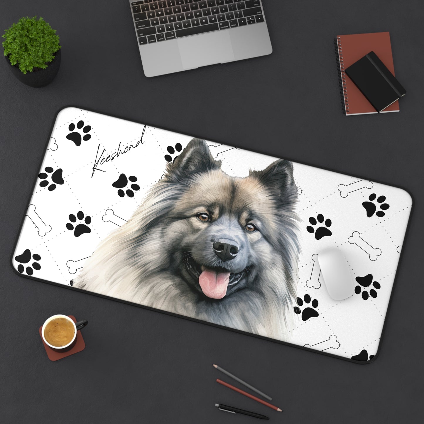 Keeshond Desk Mat