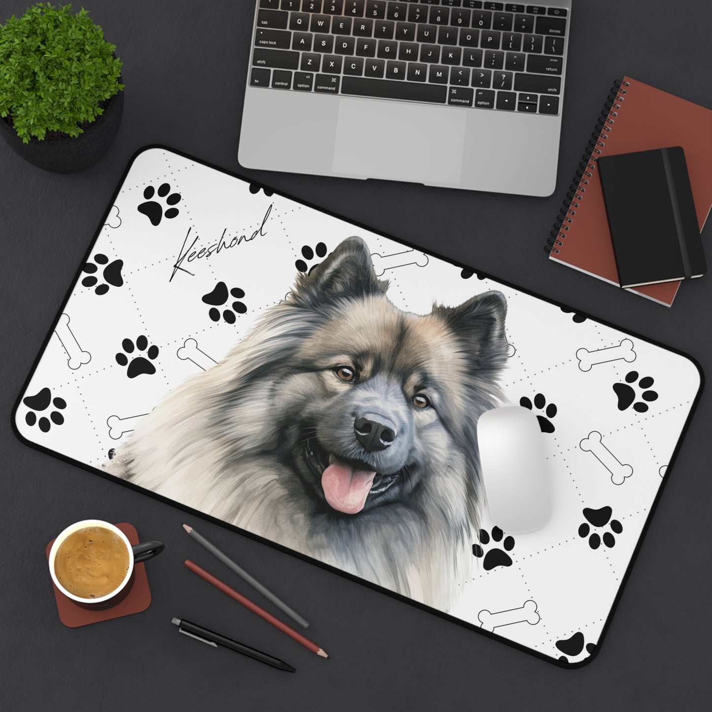 Keeshond Desk Mat