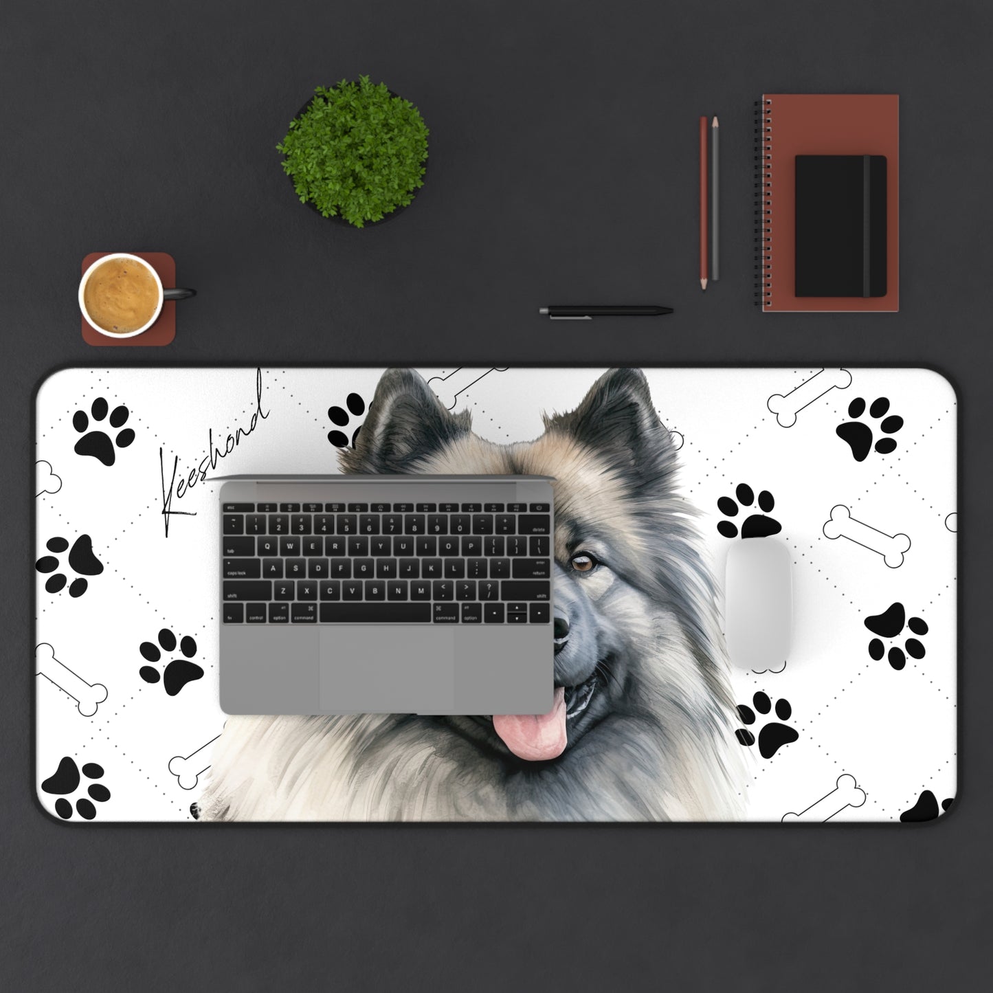 Keeshond Desk Mat