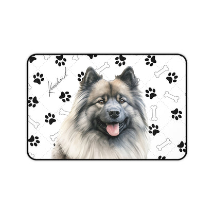 Keeshond Desk Mat
