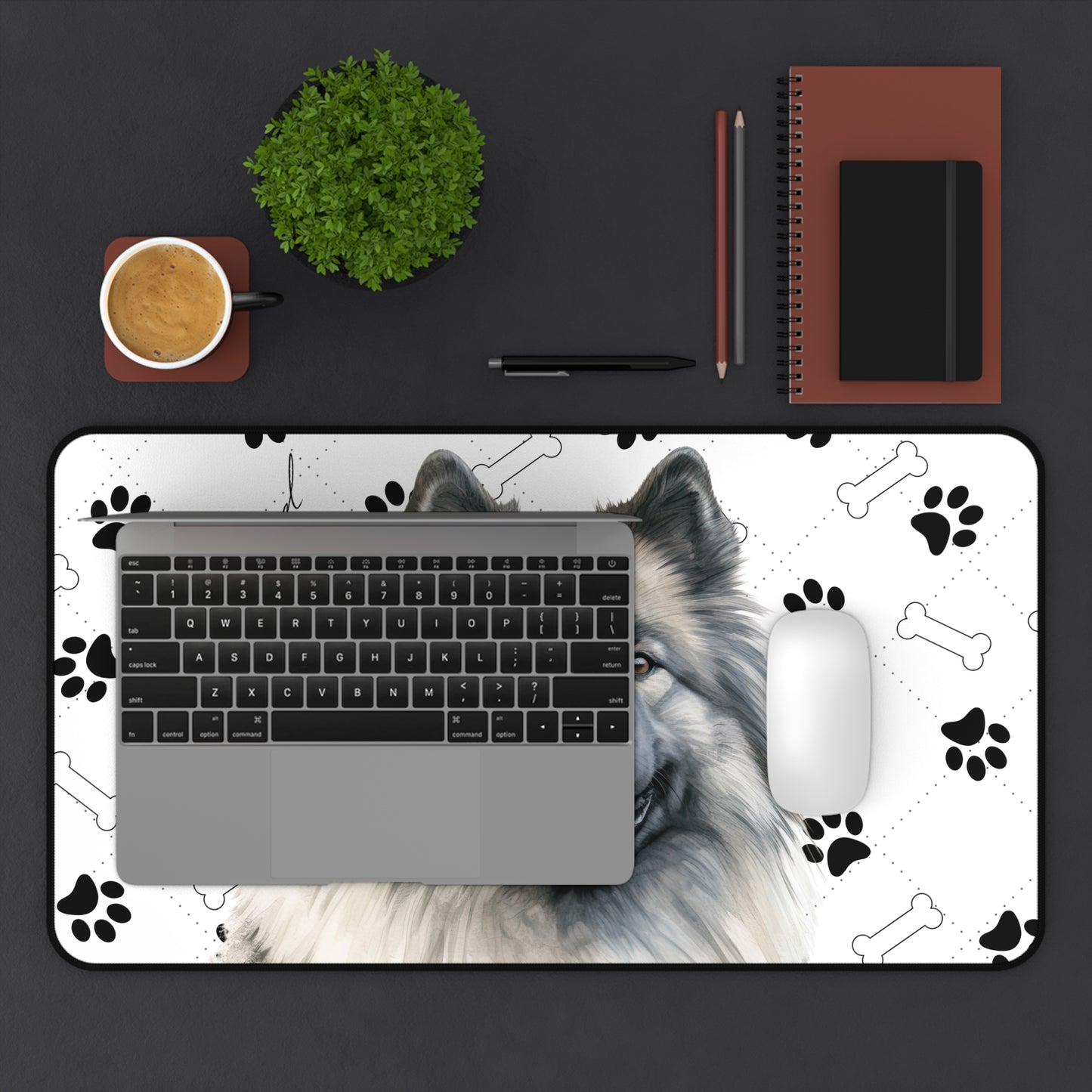Keeshond Desk Mat